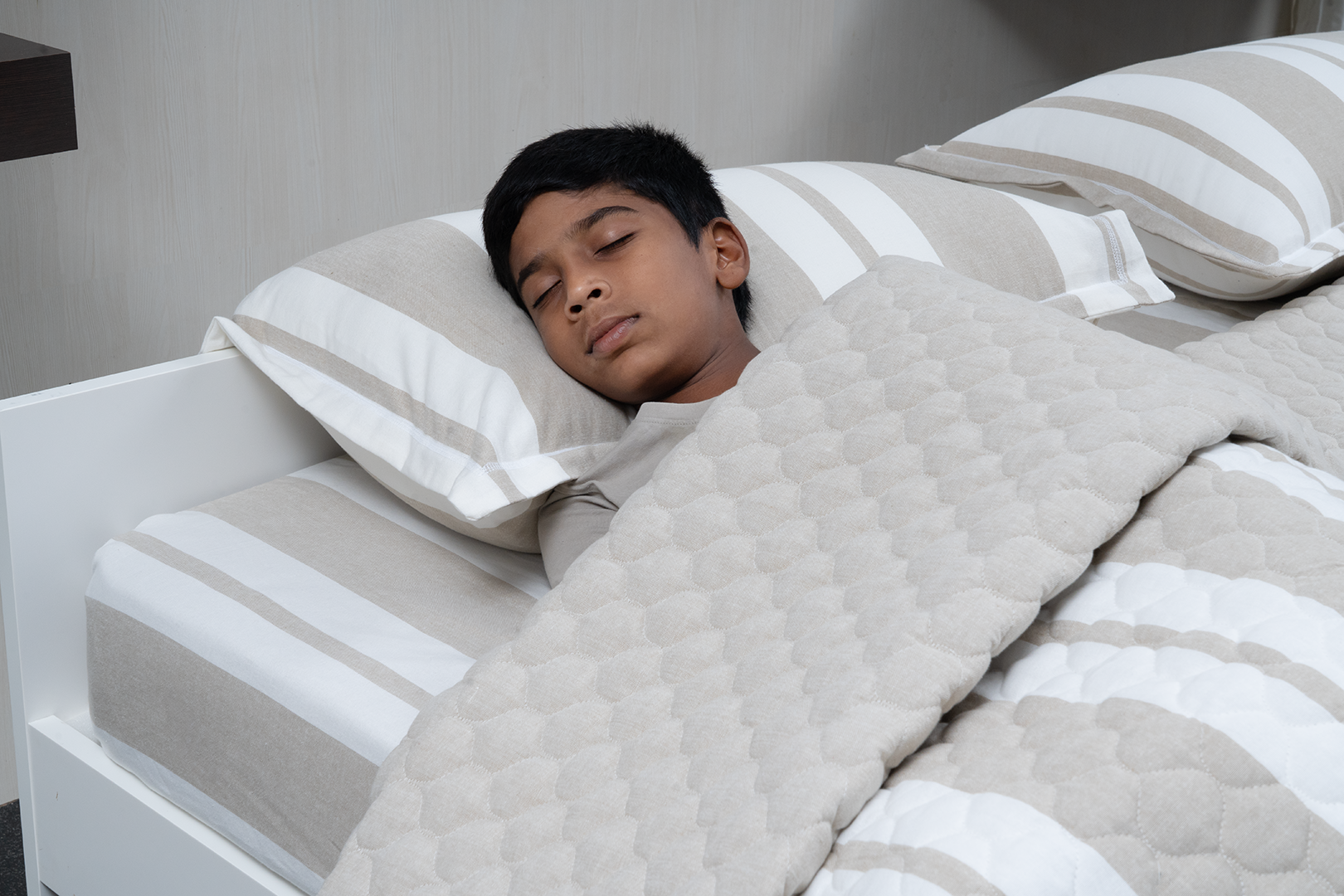 Bold Rush Beige – Quilt