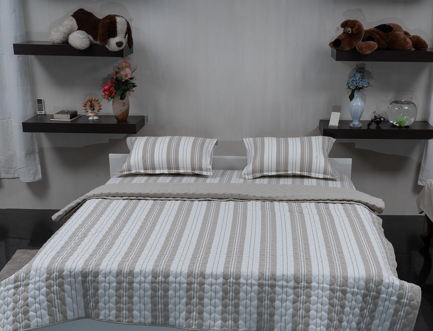 Ripple Flow Beige – Bedspread with 2 Pillow Covers + Duvet Cover