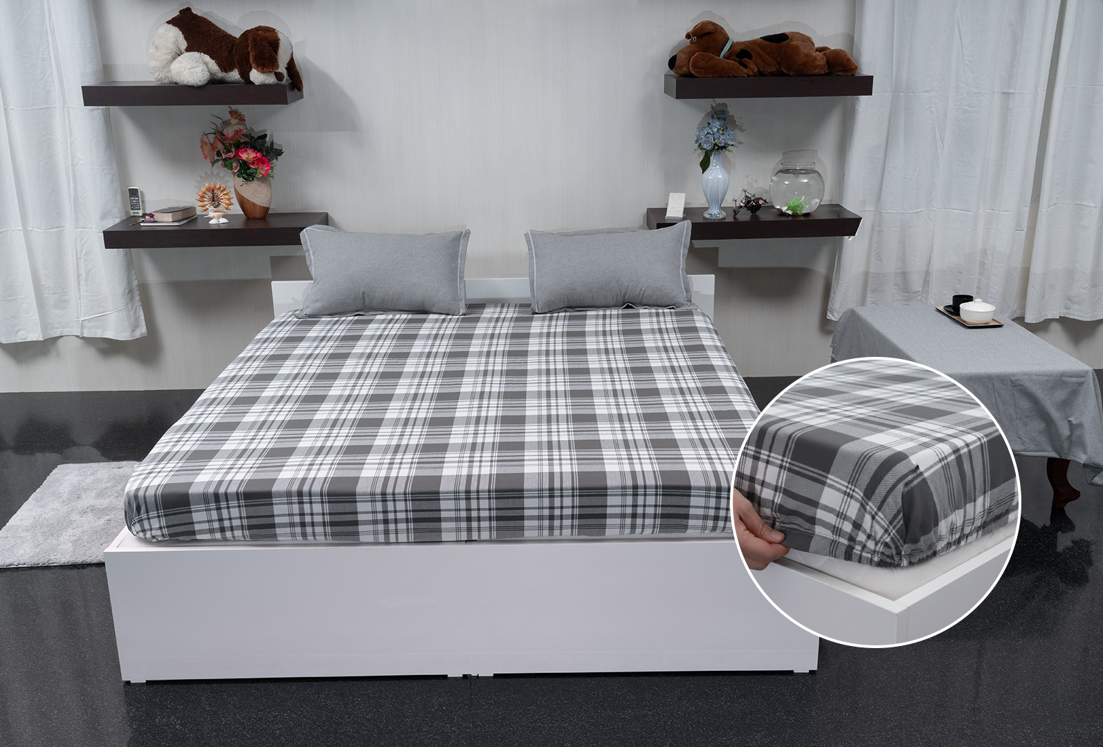 Linn Decors fitted sheet with elastic edges on a modern bed in a clean bedroom setting