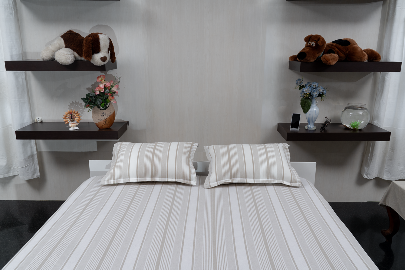 StillFlow Beige - (Bedspread + 2 Pillow Covers)