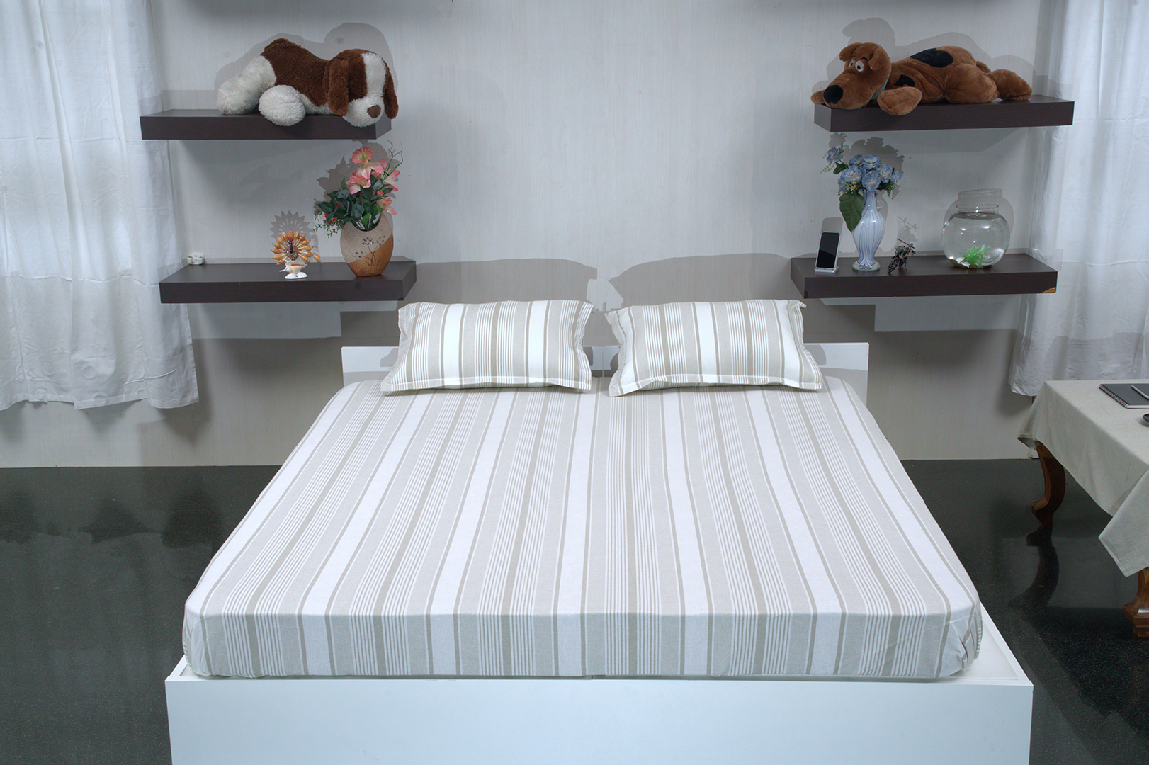 StillFlow Beige - (Bedspread + 2 Pillow Covers)
