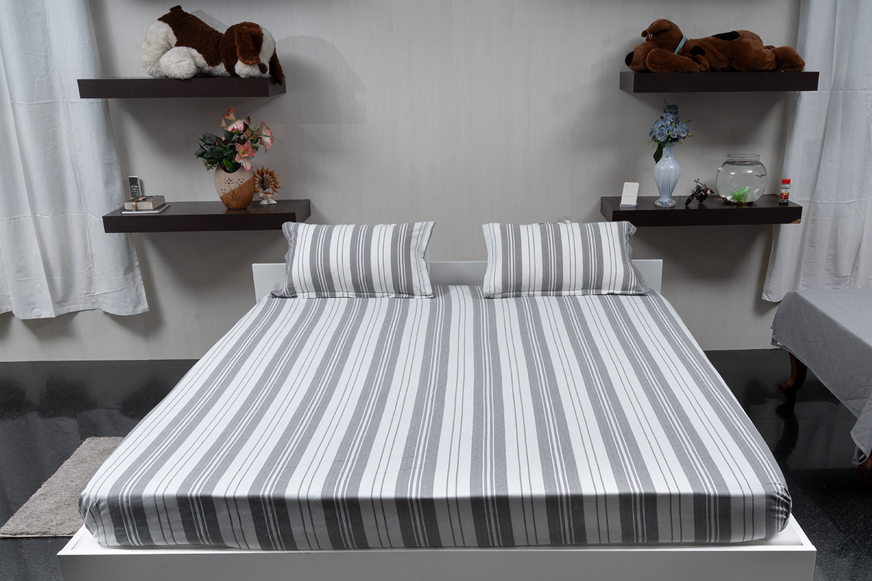 Ripple Flow Grey – Bedspread with 2 Pillow Covers + Duvet Cover