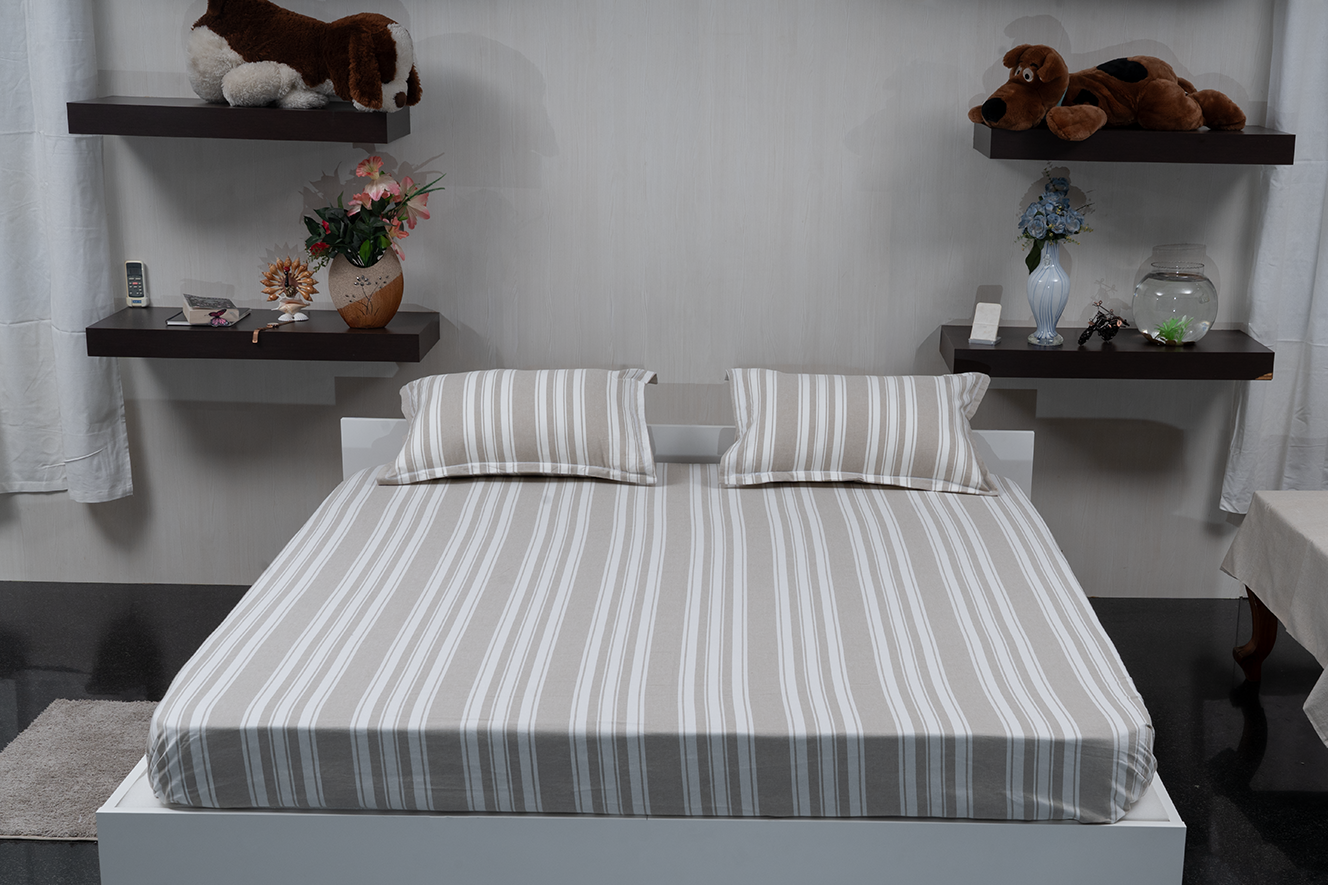 Serene Drift Beige – Bedspread with 2 Pillow Covers + Quilt