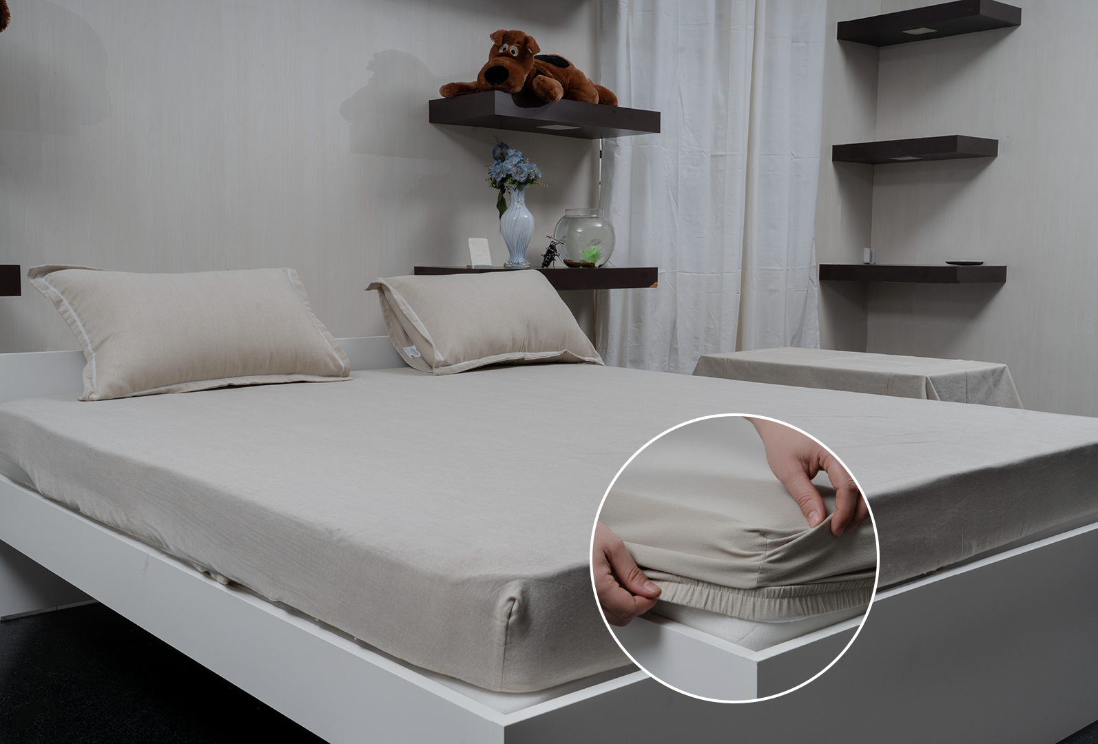 Linn Decors fitted sheet with elastic edges on a modern bed in a clean bedroom setting