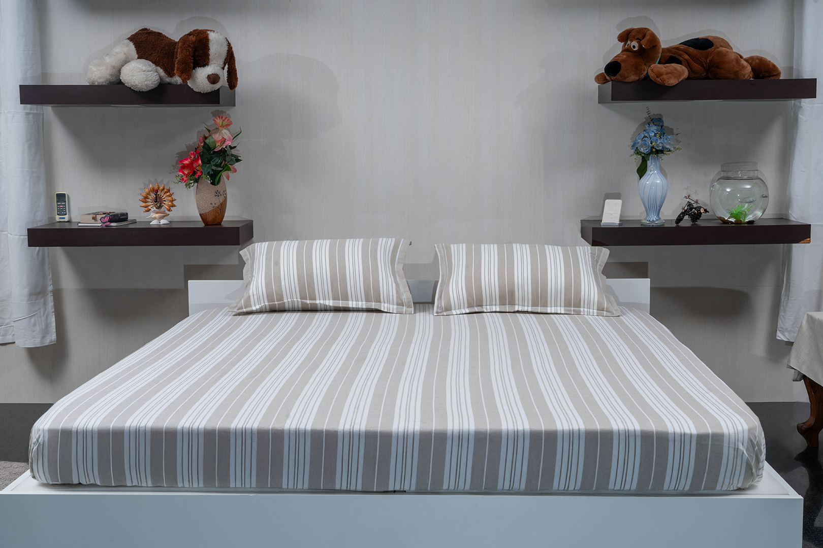 Misty Veil Beige - (Bedspread + 2 Pillow Covers)