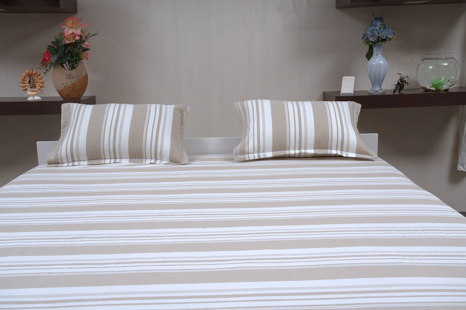 Terra Cool Beige - (Bedspread + 2 PIllow Covers)