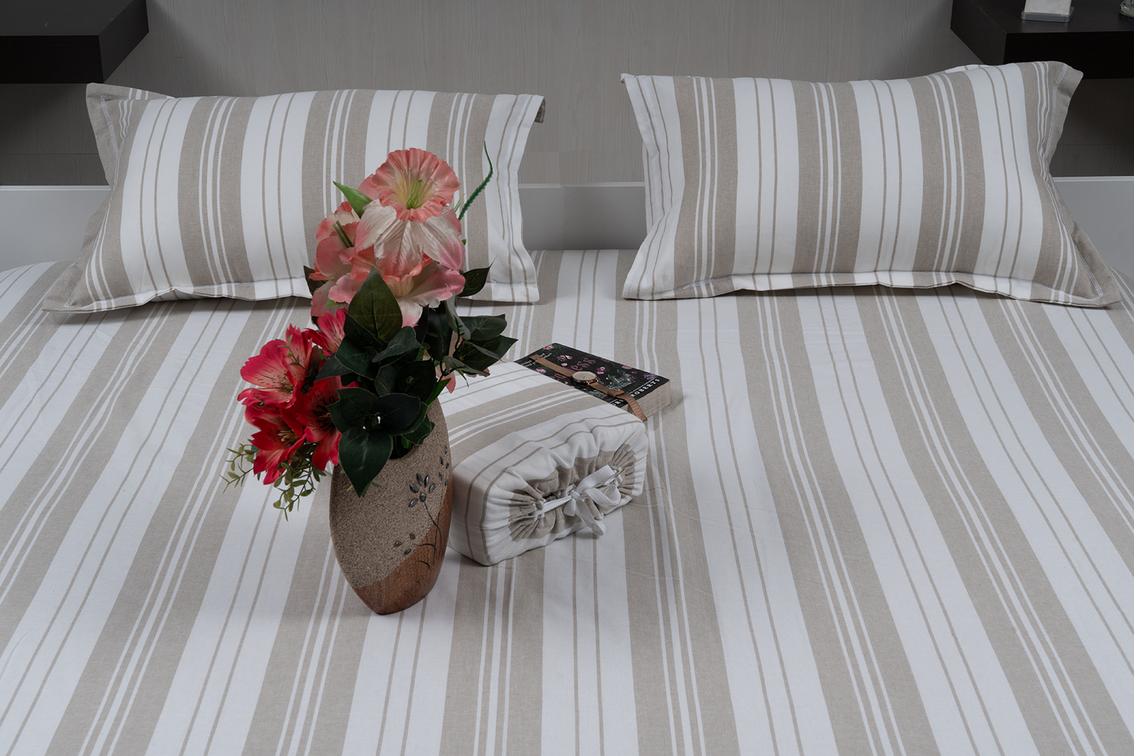 Linn Decors fitted sheet with two pillow covers and duvet cover styled on a modern bedroom bed