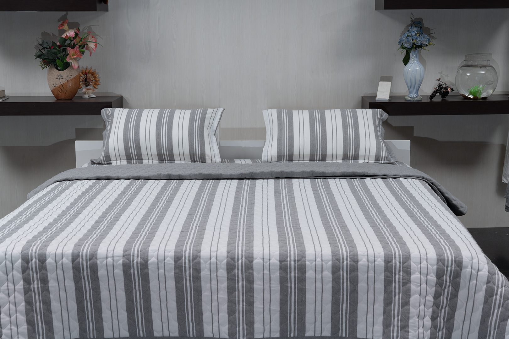 RippleFlow Grey – Quilt